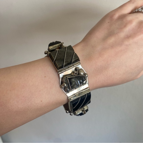 Vintage Boho Silver Tone Bracelet with Geometric Black Stones - Picture 2 of 5